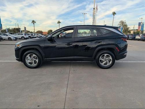2023 Hyundai TUCSON SE