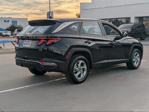 2023 Hyundai TUCSON SE