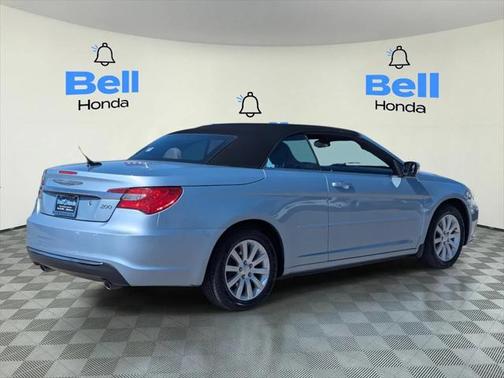2013 Chrysler 200 Touring