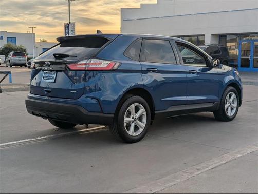 2022 Ford Edge SE