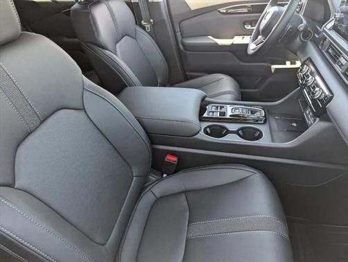 2025 Honda Pilot Touring 8-Passenger