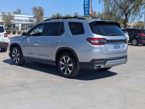 2025 Honda Pilot Touring 8-Passenger