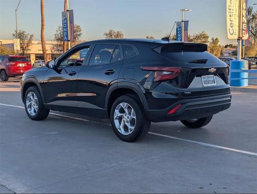 2025 Chevrolet Trax LS