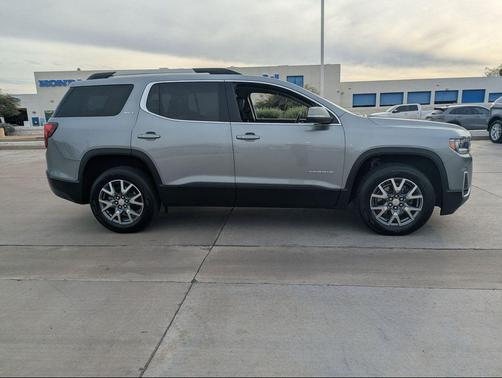 2023 GMC Acadia AWD SLT