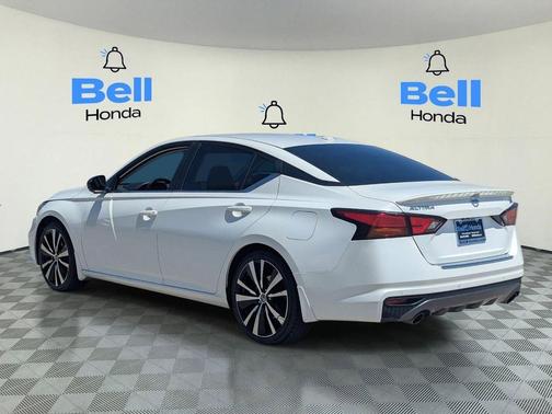 Pearl White Tricoat 2021 Nissan Altima SR FWD