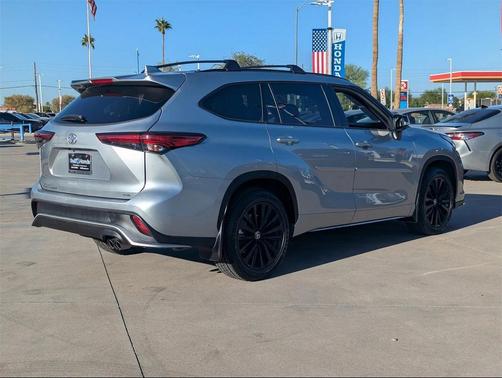 2023 Toyota Highlander XSE