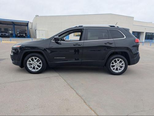 Brilliant Black Crystal Pearlcoat 2016 Jeep Cherokee Latitude