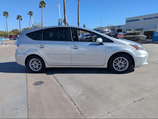 2012 Toyota Prius v Base