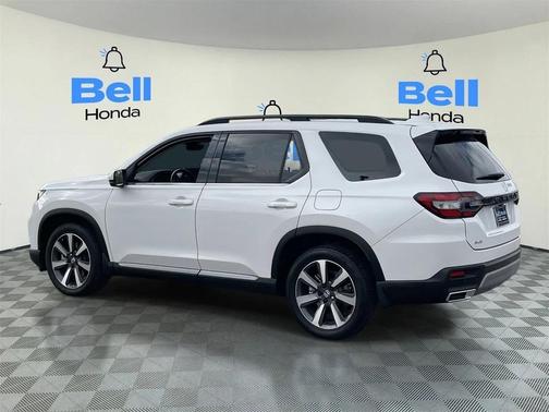 2023 Honda Pilot Touring 8-Passenger