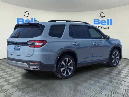 2025 Honda Pilot Touring 8-Passenger