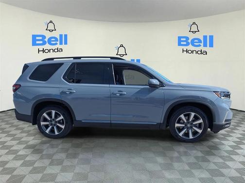 2025 Honda Pilot Touring 8-Passenger