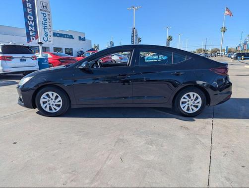 2020 Hyundai ELANTRA SE