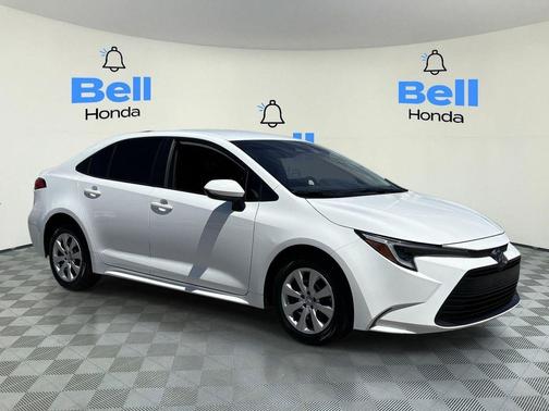 Ice 2025 Toyota Corolla Hybrid LE