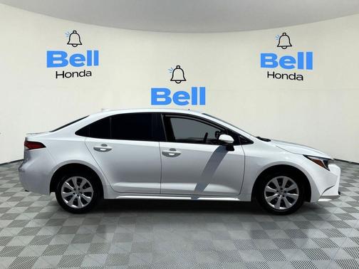 Ice 2025 Toyota Corolla Hybrid LE
