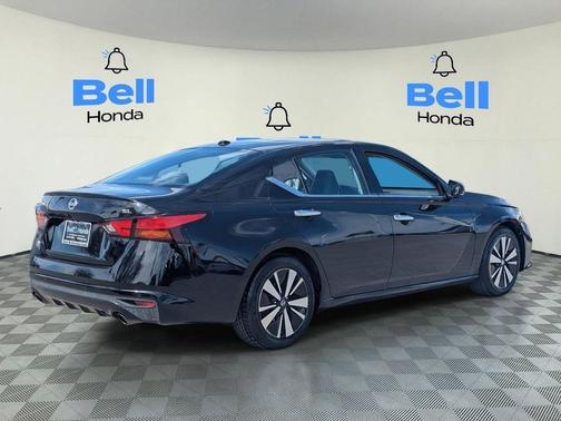 Super Black 2020 Nissan Altima 2.5 SL