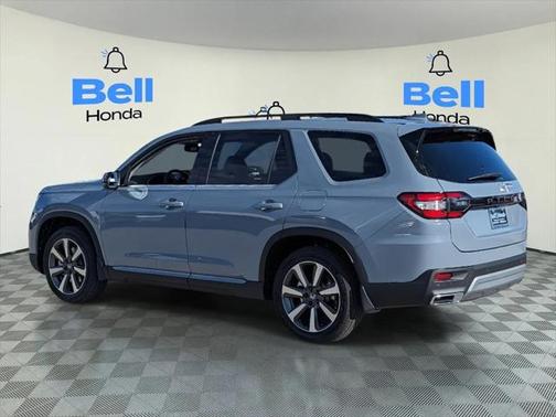 2025 Honda Pilot Touring 8-Passenger