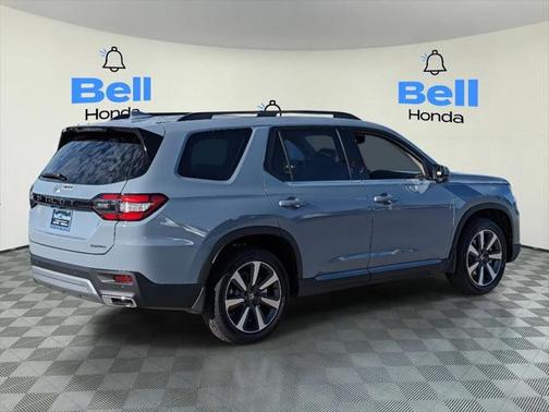 2025 Honda Pilot Touring 8-Passenger