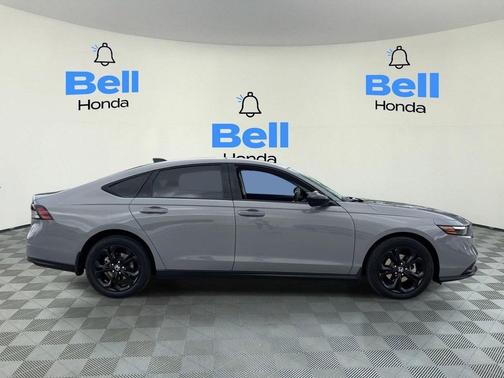 Urban Gray Pearl 2025 Honda Accord SE