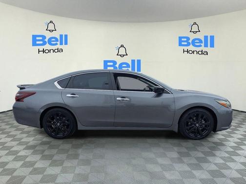 Gun Metallic 2018 Nissan Altima 2.5 SR