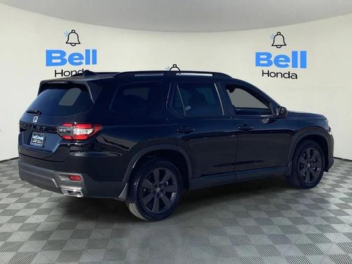 2023 Honda Pilot AWD Sport