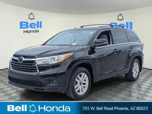 Midnight Black Metallic 2016 Toyota Highlander LE