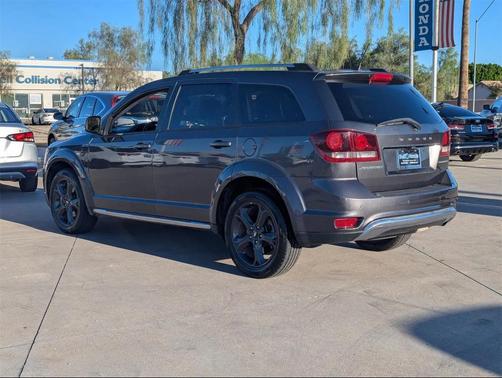 2020 Dodge Journey Crossroad