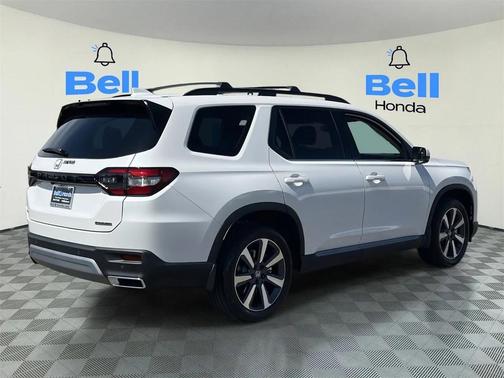 2025 Honda Pilot Touring 8-Passenger