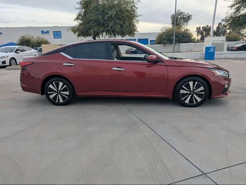 2021 Nissan Altima 2.5 SV