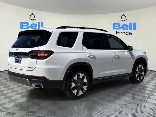 PLATINUM WHITE 2026 Honda Pilot Touring 8-Passenger