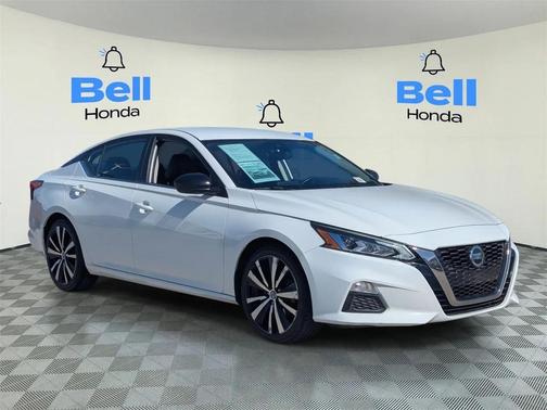 2020 Nissan Altima SR FWD