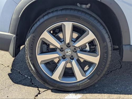 2025 Honda Pilot Touring 8-Passenger