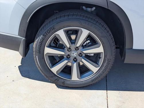2025 Honda Pilot Touring 8-Passenger