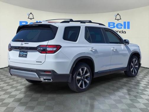 2025 Honda Pilot Touring 8-Passenger