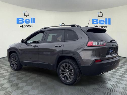 Granite Crystal Metallic Clearcoat 2021 Jeep Cherokee Latitude Lux