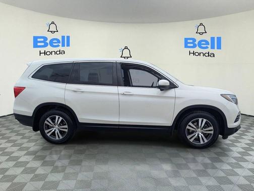 White Diamond Pearl 2017 Honda Pilot EX-L