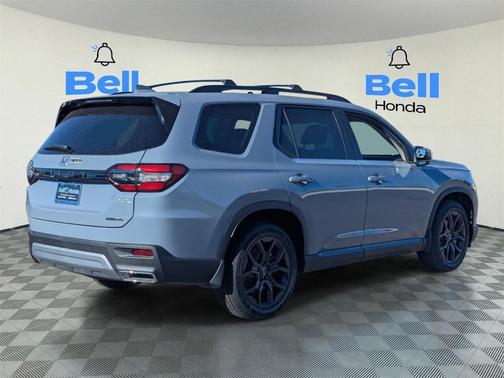 2025 Honda Pilot Touring 8-Passenger