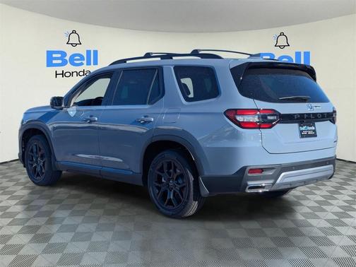 2025 Honda Pilot Touring 8-Passenger