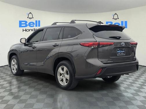 2022 Toyota Highlander Hybrid LE