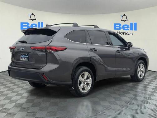 2022 Toyota Highlander Hybrid LE
