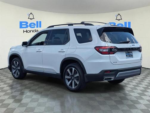 2025 Honda Pilot Touring 8-Passenger