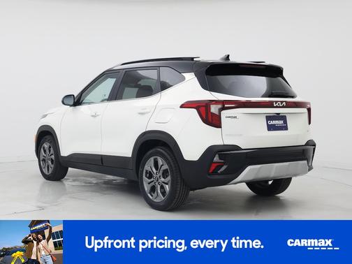 White 2024 Kia Seltos S