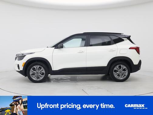 White 2024 Kia Seltos S