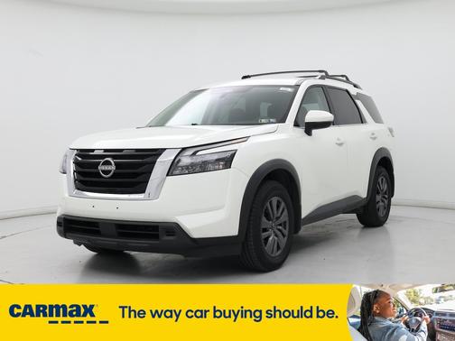 2023 Nissan Pathfinder SV