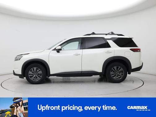 2023 Nissan Pathfinder SV