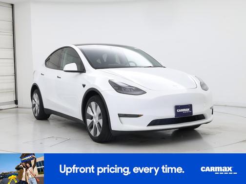 White 2024 Tesla Model Y Long Range