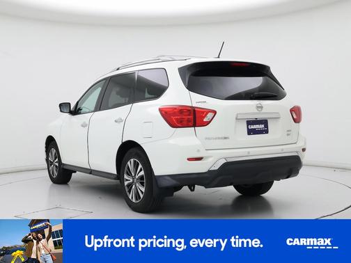 2017 Nissan Pathfinder SV