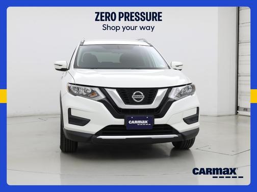 White 2018 Nissan Rogue SV