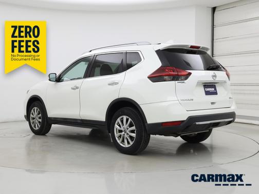 White 2018 Nissan Rogue SV