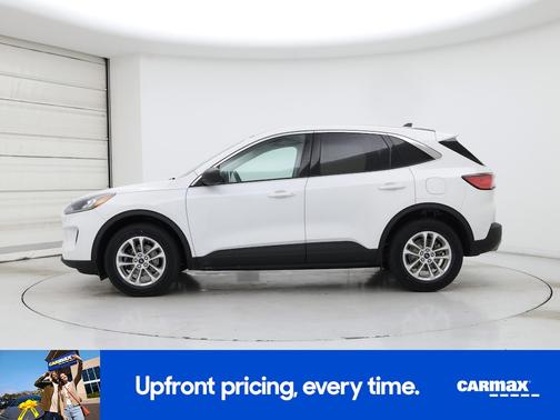 White 2022 Ford Escape SE