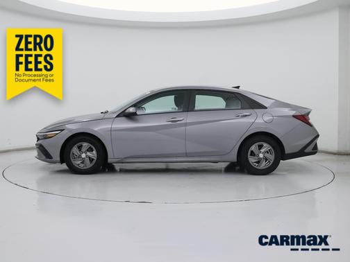 Gray 2025 Hyundai ELANTRA SE
